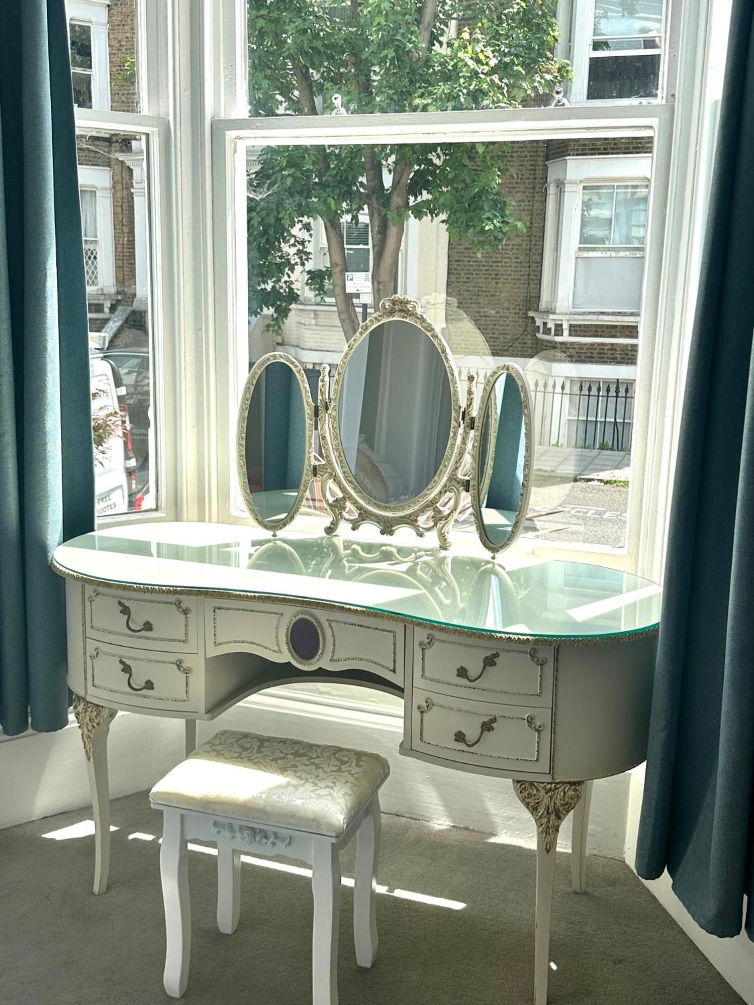 Apartment Classically Elegant Designer